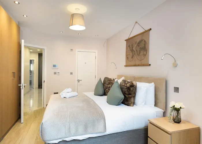 Luxurious 2 King-Size Bed Flat With Patio