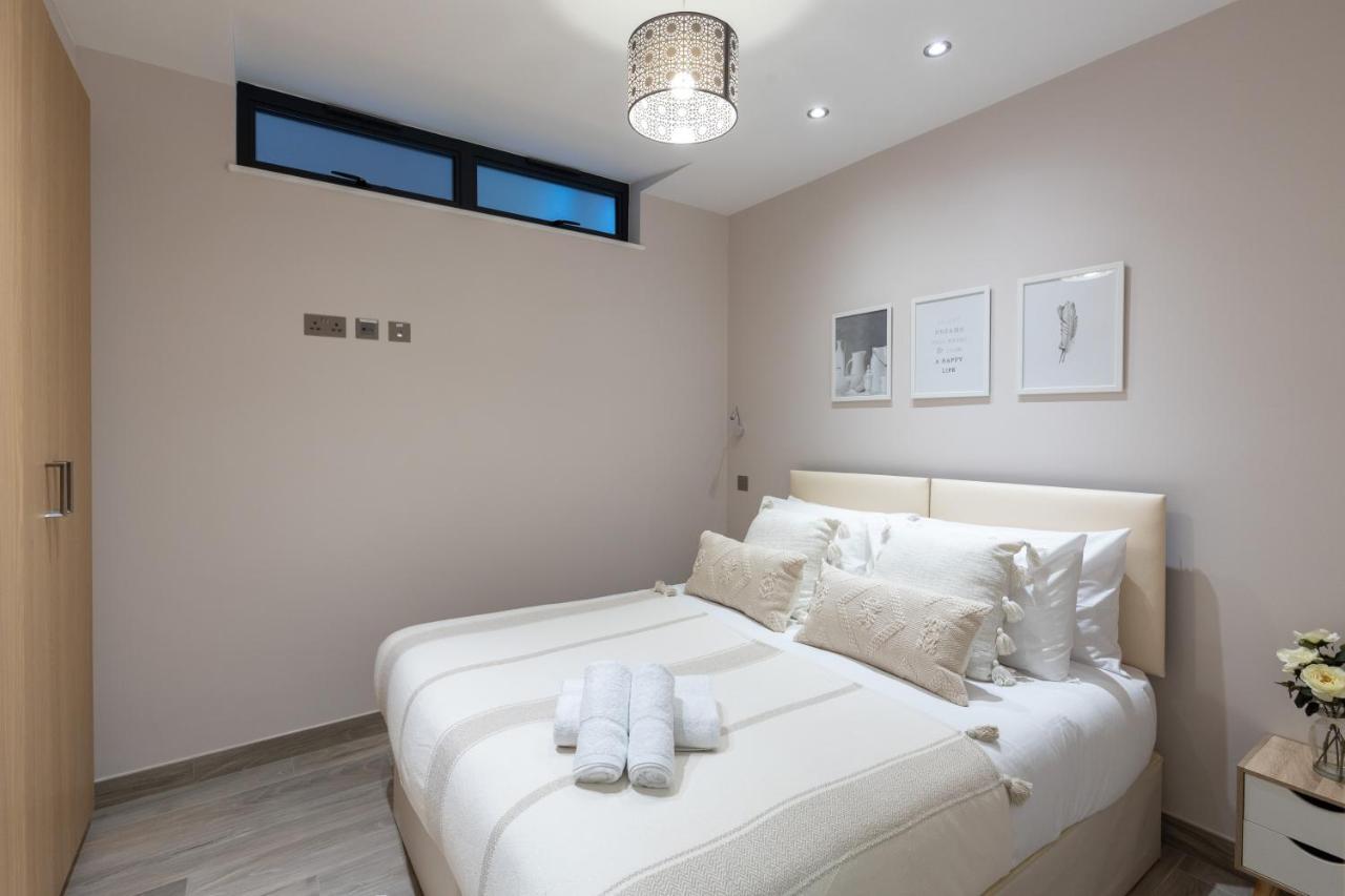 Apartment Luxurious 2 King-size Bed Flat With Patio